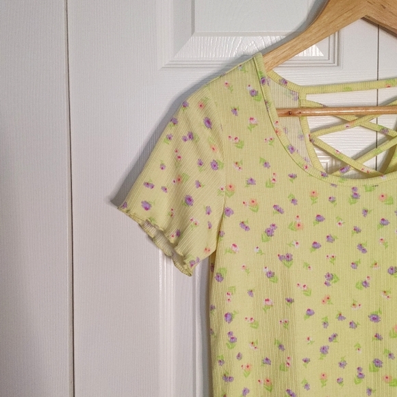 NOBO || Ribbed Short Sleeve Tee, Large, Yellow with Floral Print - Picture 2 of 5